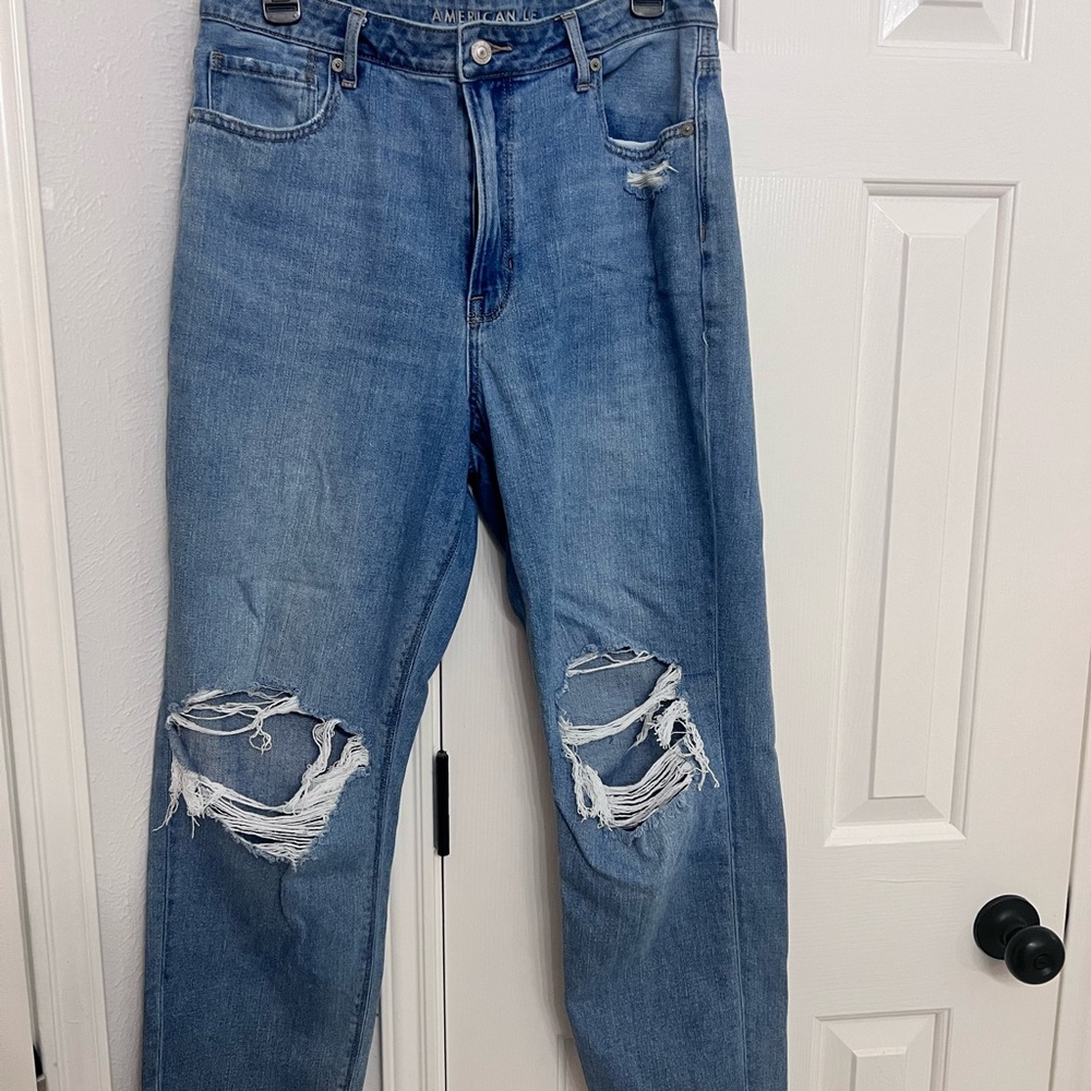 American Eagle Distressed Blue Jeans